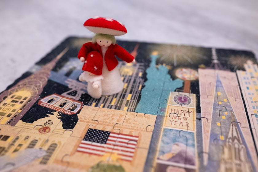 New York Summer & Winter Double-Sided Keepsake Puzzle